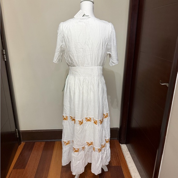 J Gee Elegant White Midi Dress with Orange Floral Accents nwt - Picture 2 of 12